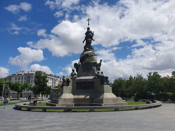 Columbus Monument