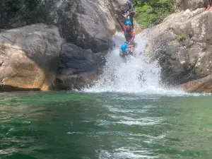 acqua è natura canyoning parc aventure paintball