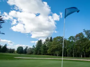 Riverside Golf