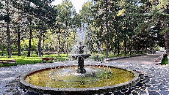 Rinia Park