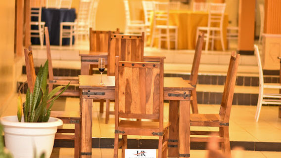 LIACHI LOUNGE & RESTAURANT