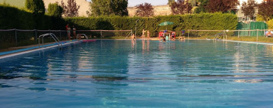 Piscina pública de Fuentesaúco de Fuentidueña