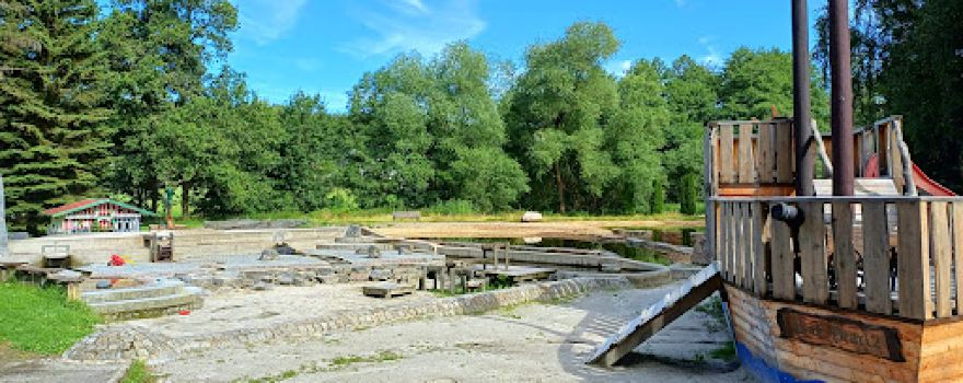 Freibad Schönau mit Spielplatz