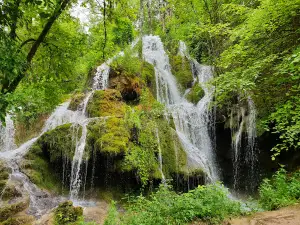 Cascades De Roquefort