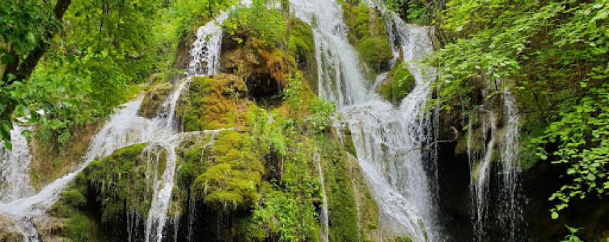 Cascades De Roquefort