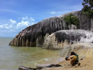 Pantai Labun