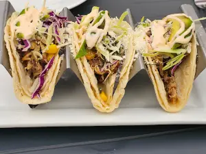 Nosh Kitchen & Cocktails