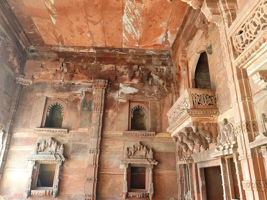 Hotels near Panch Mahal