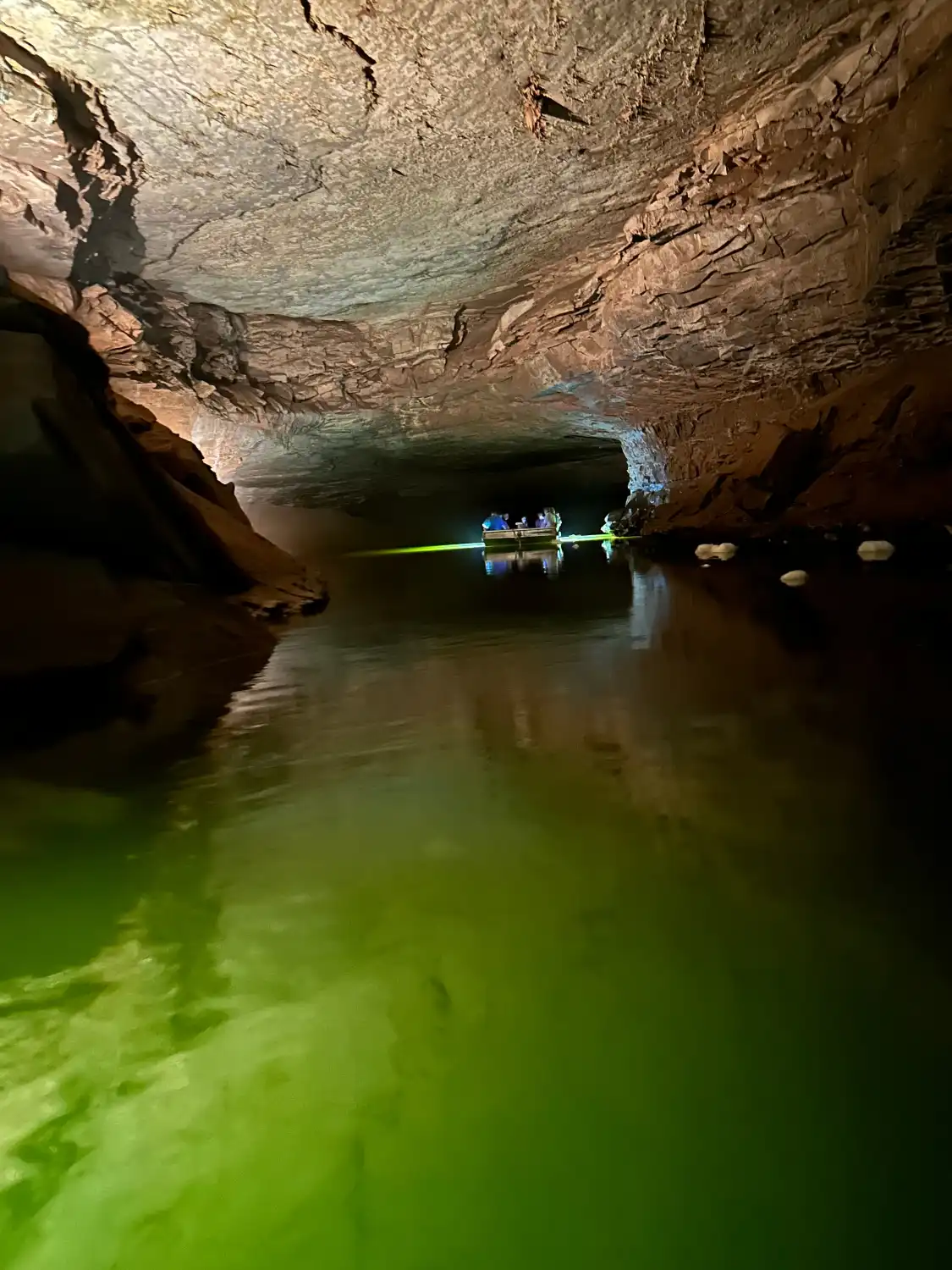 Hotels near Lost River Cave
