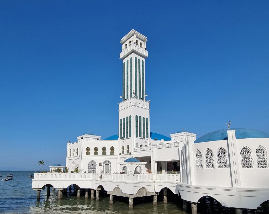 Tanjung Bunga Floating Mosque