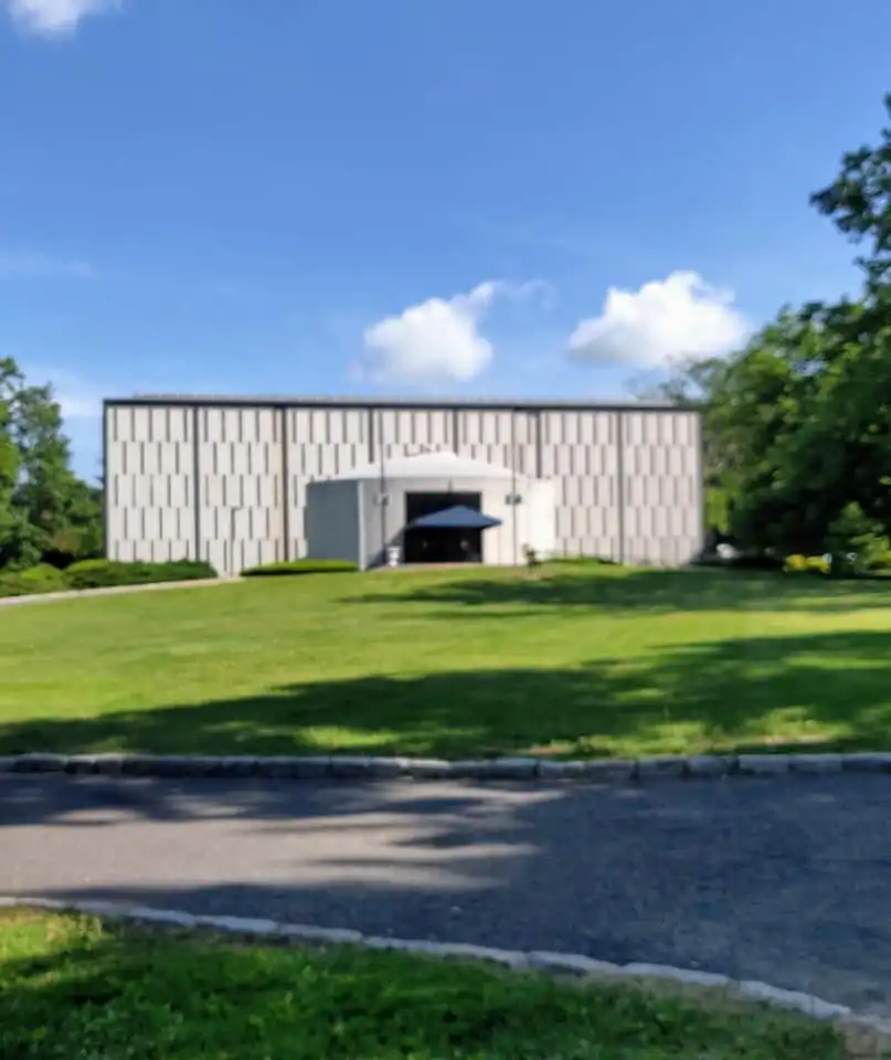 Отели рядом с достопримечательностью «Congregation Tifereth Israel»