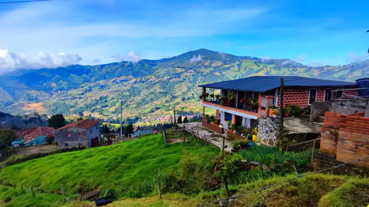 Hotels in Bello