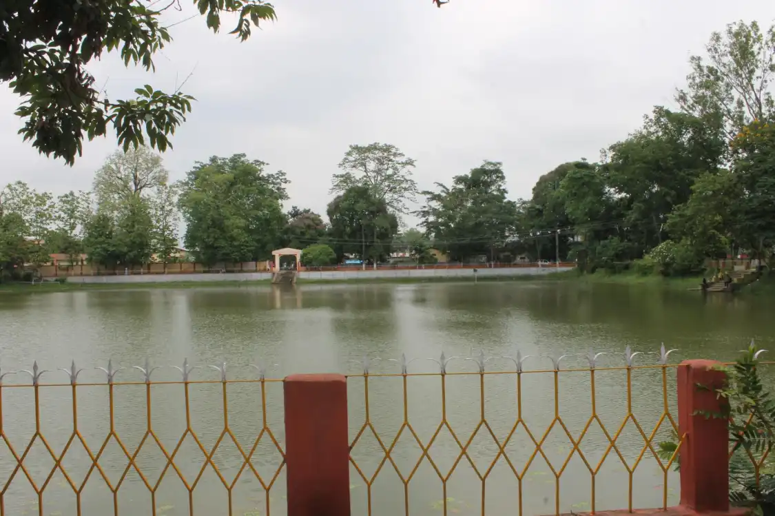 Hotels near Raj Mao Pukhuri