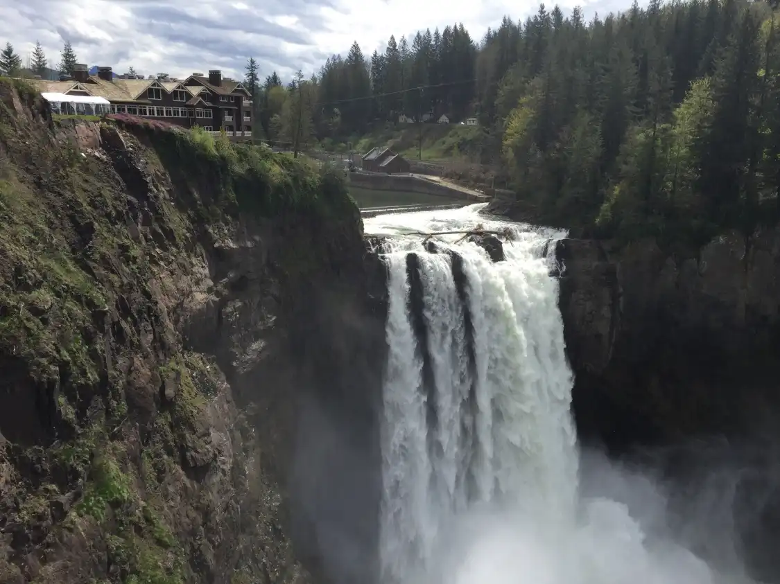 Hotels near Snoqualmie Point Park