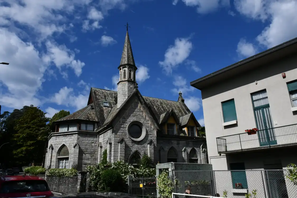 Hotels near La Perla del Lago