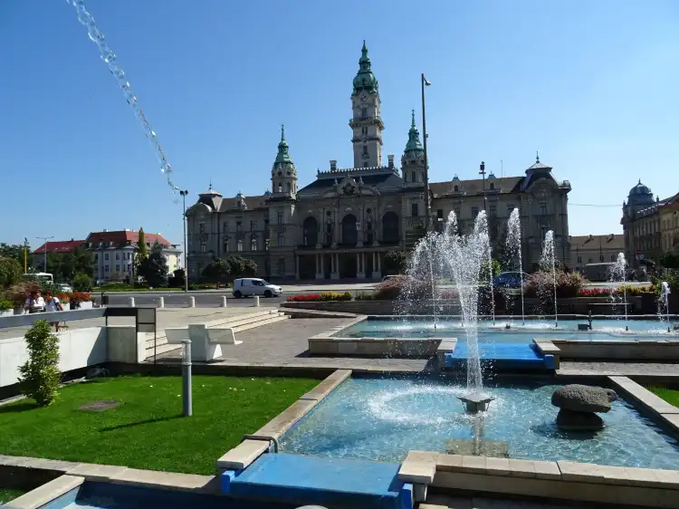 Hotels near Győr Town Hall