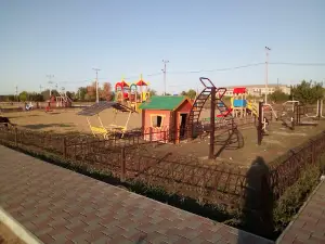Park. Detskaya Ploshchadka