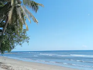Wisata Pantai Idaman Dulukapa
