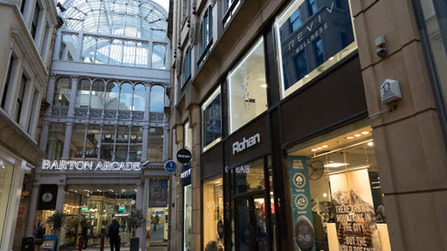 REVIV Manchester - IV Drip Therapy & Vitamin Shots