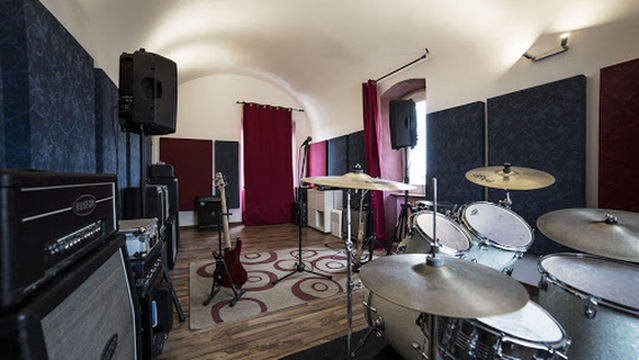 Km97 the rehearsal room of Sum project