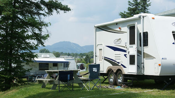Domaine Parc Estrie | Camping VR et chalets Parkbridge