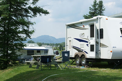 Domaine Parc Estrie | Camping VR et chalets Parkbridge