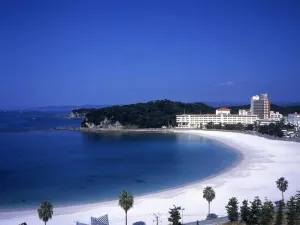 Shirarahama Beach