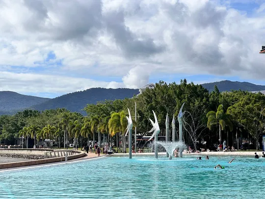 4_Cairns Esplanade Lagoon