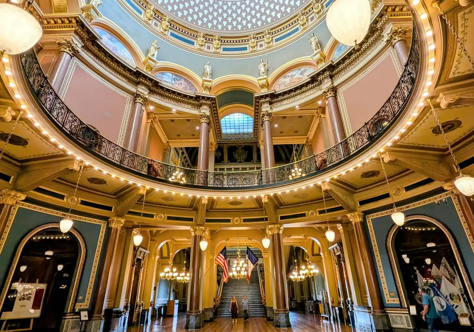 Hotels near Iowa State Capitol
