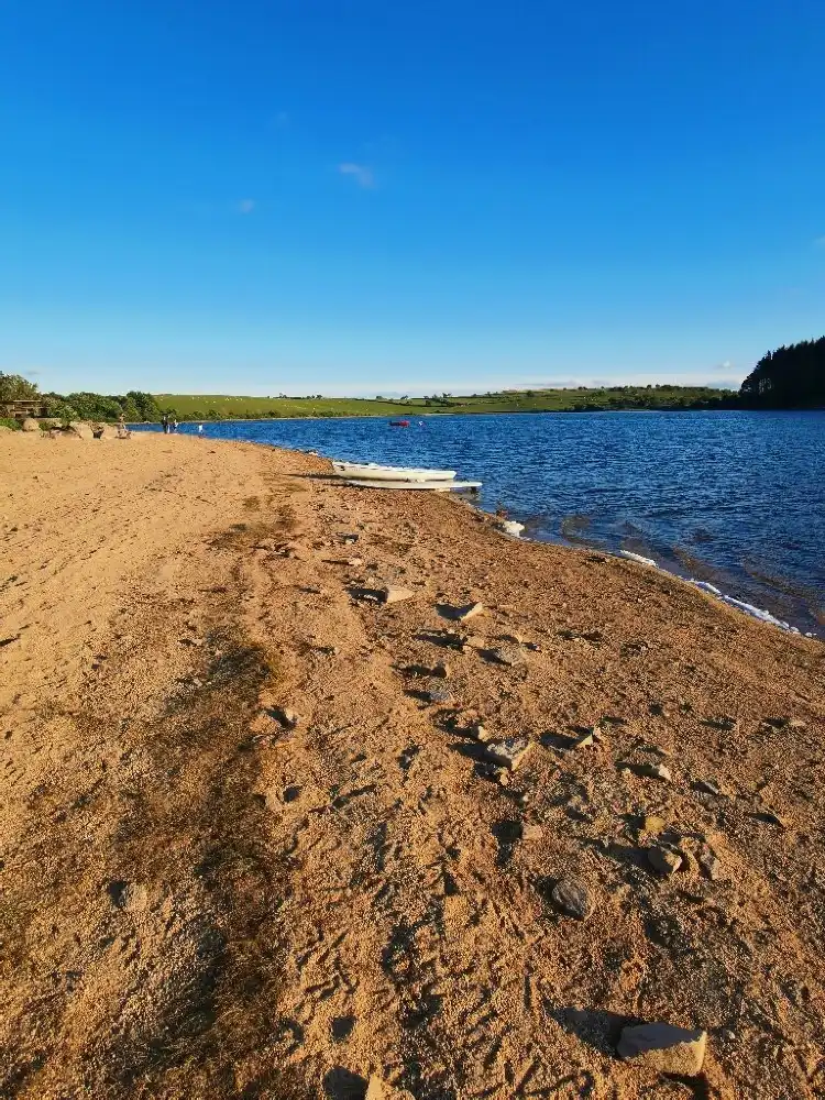 Hotels near Siblyback Lake