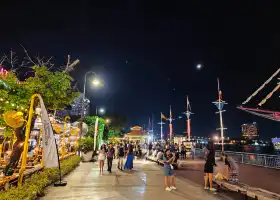 Asiatique The Riverfront