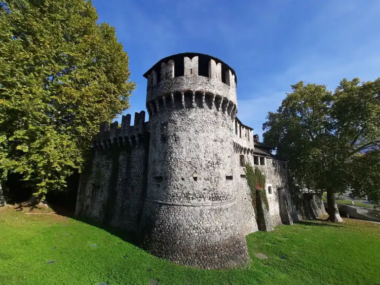 Hotels near Castello Visconteo
