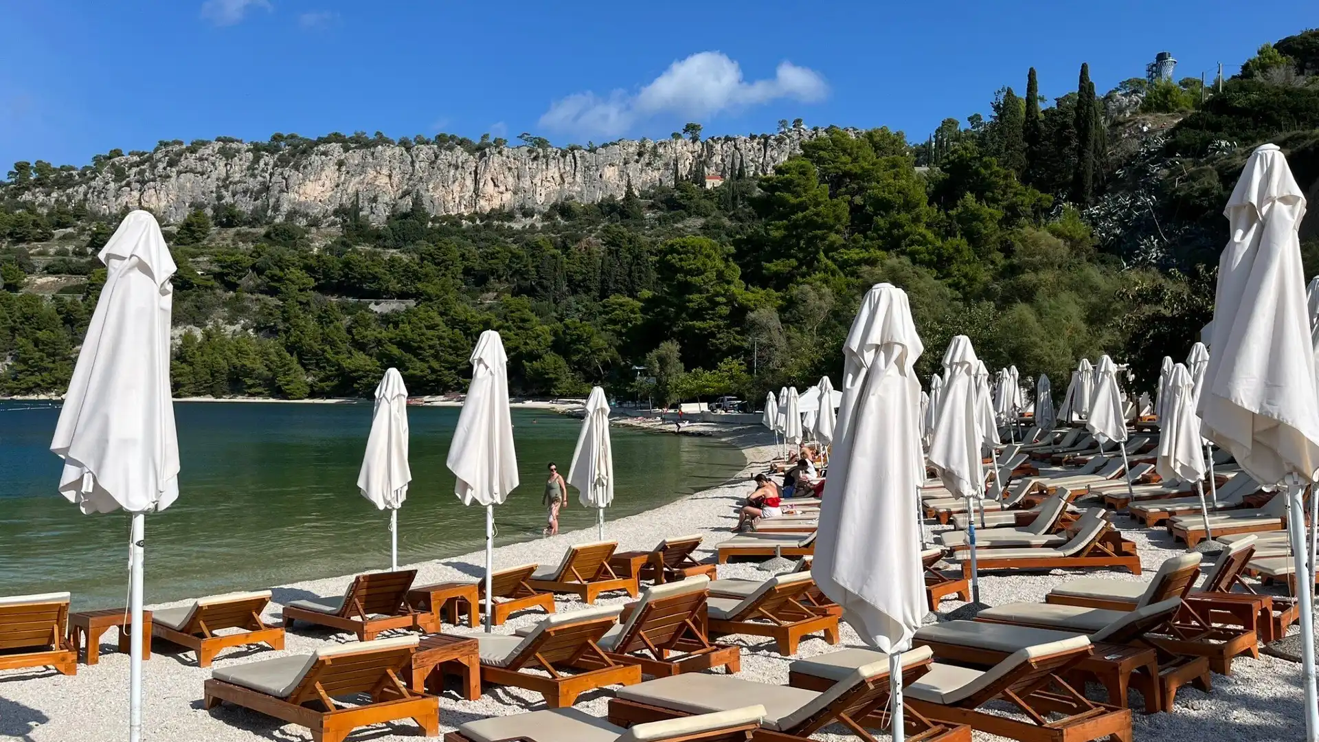Hotels near Kasjuni Beach