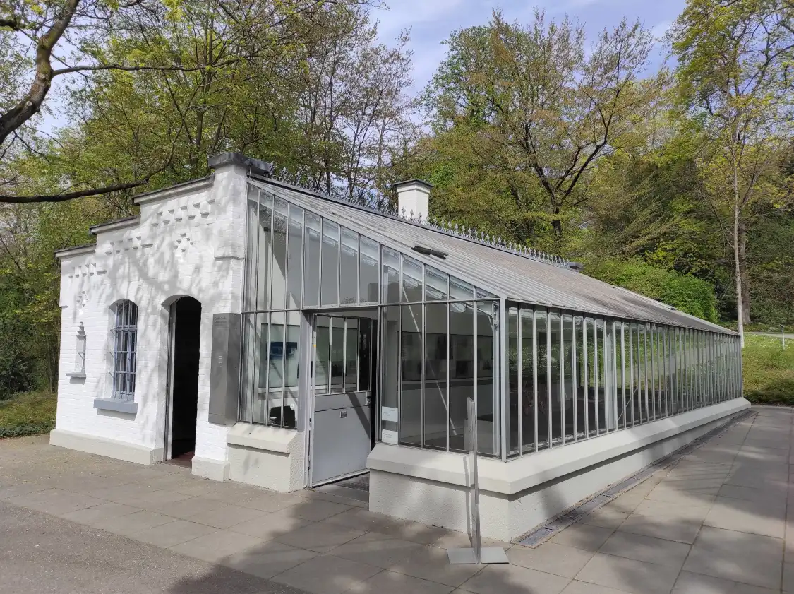 Отели рядом с достопримечательностью «Gottlieb Daimler Memorial»