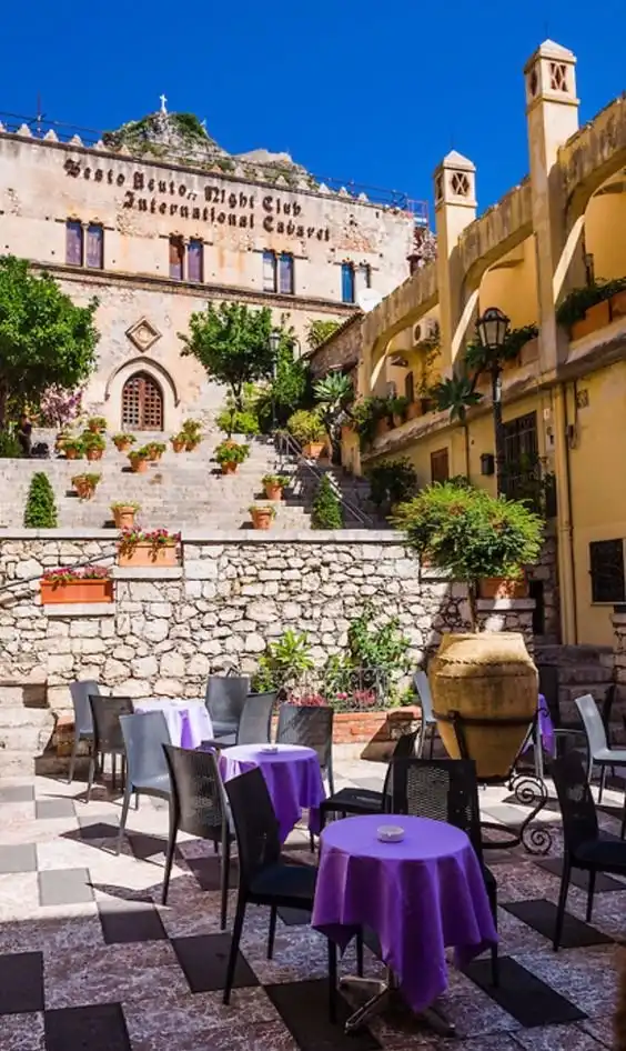 Hotels near Palazzo Ciampoli di Taormina