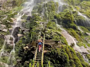 Ong Chua Waterfall