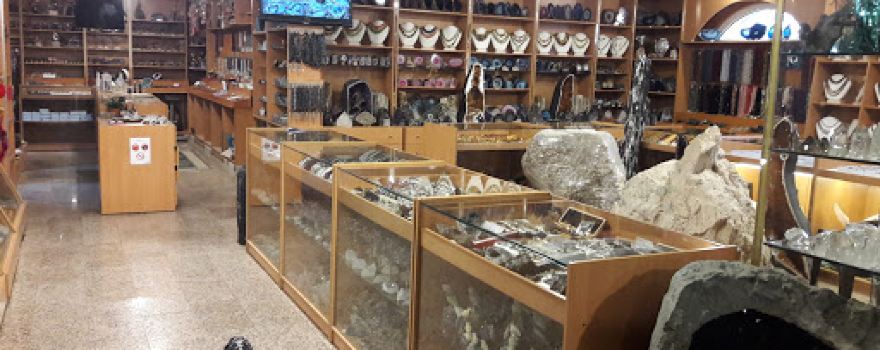 GEMSTONES OF THE WORLD