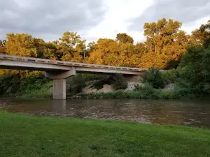 White's Riverside Bluffton Campground