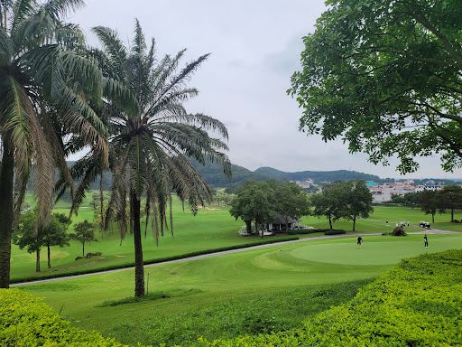 Sân golf Chí Linh