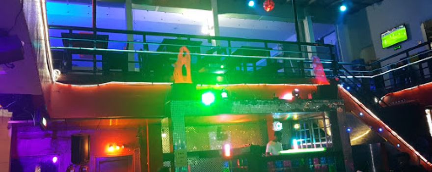 Lounge Bar CARRÉ club
