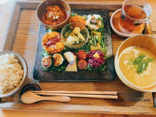 Rawzen Farms Cafe
