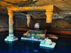Kedareshwar Cave