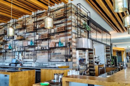 Canopy Central Cafe And Bar