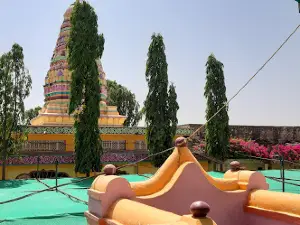 Vishwamandir Temple, Davha