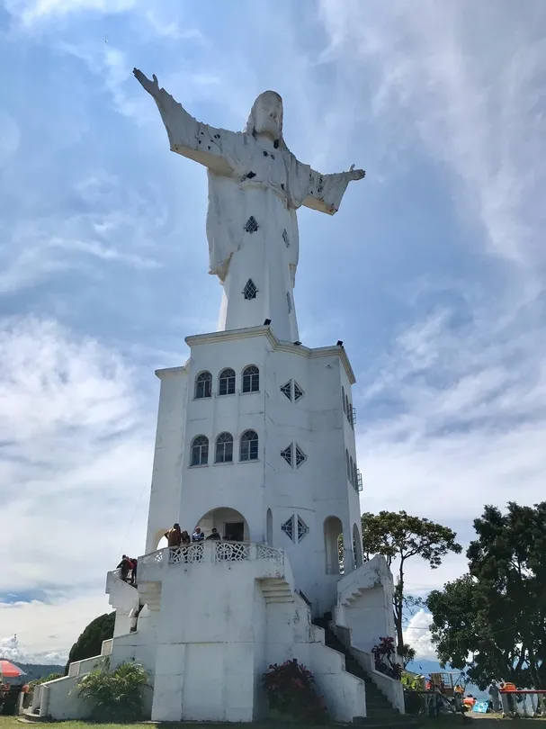 4_Cristo Rey monument