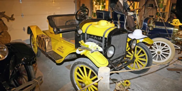 Messenger's Old West Museum