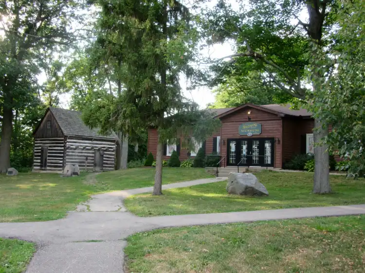 Hotels in Cayuga