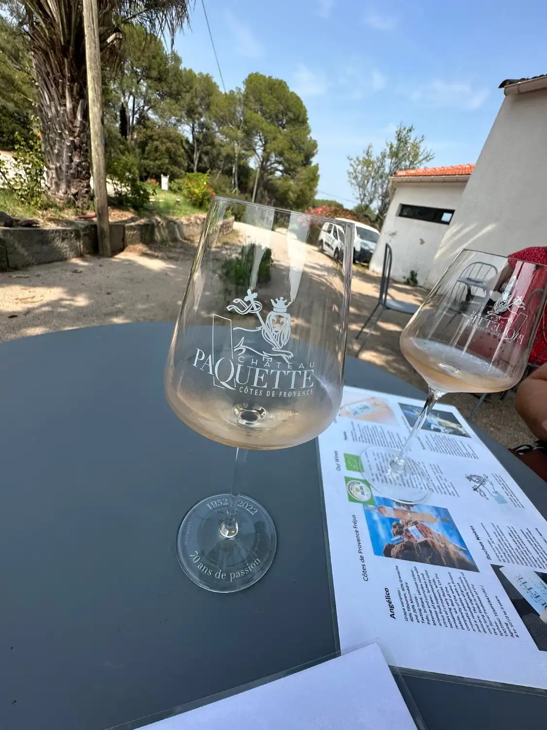 Các khách sạn gần Chateau Paquette