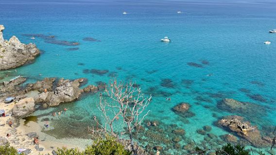 Spiaggia Libera Di Zambrone