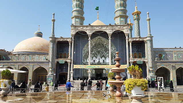 Mirror Ivan - Atabaki courtyard